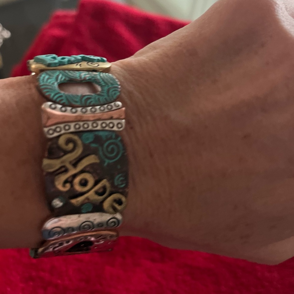 Stretch silver toned inspirational bracelet